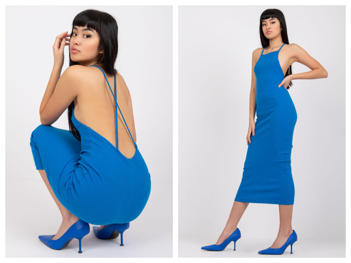 Приталена базова сукня довжиною міді з відкритими плечима синього кольору